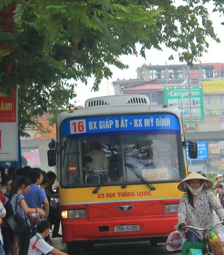 Để xe buýt không còn "thiếu văn hoá" ảnh 1